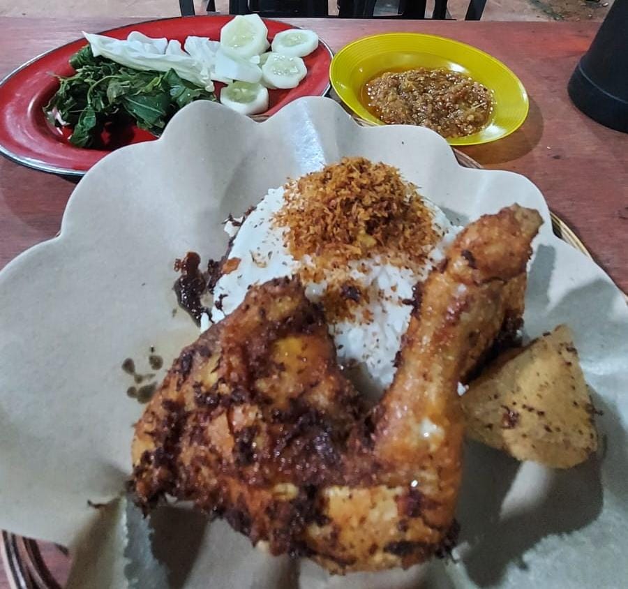 Surga Kuliner di Siantan: Makan Puas Bebas Refill Lalapan & Sambal di Lalapan 07!
